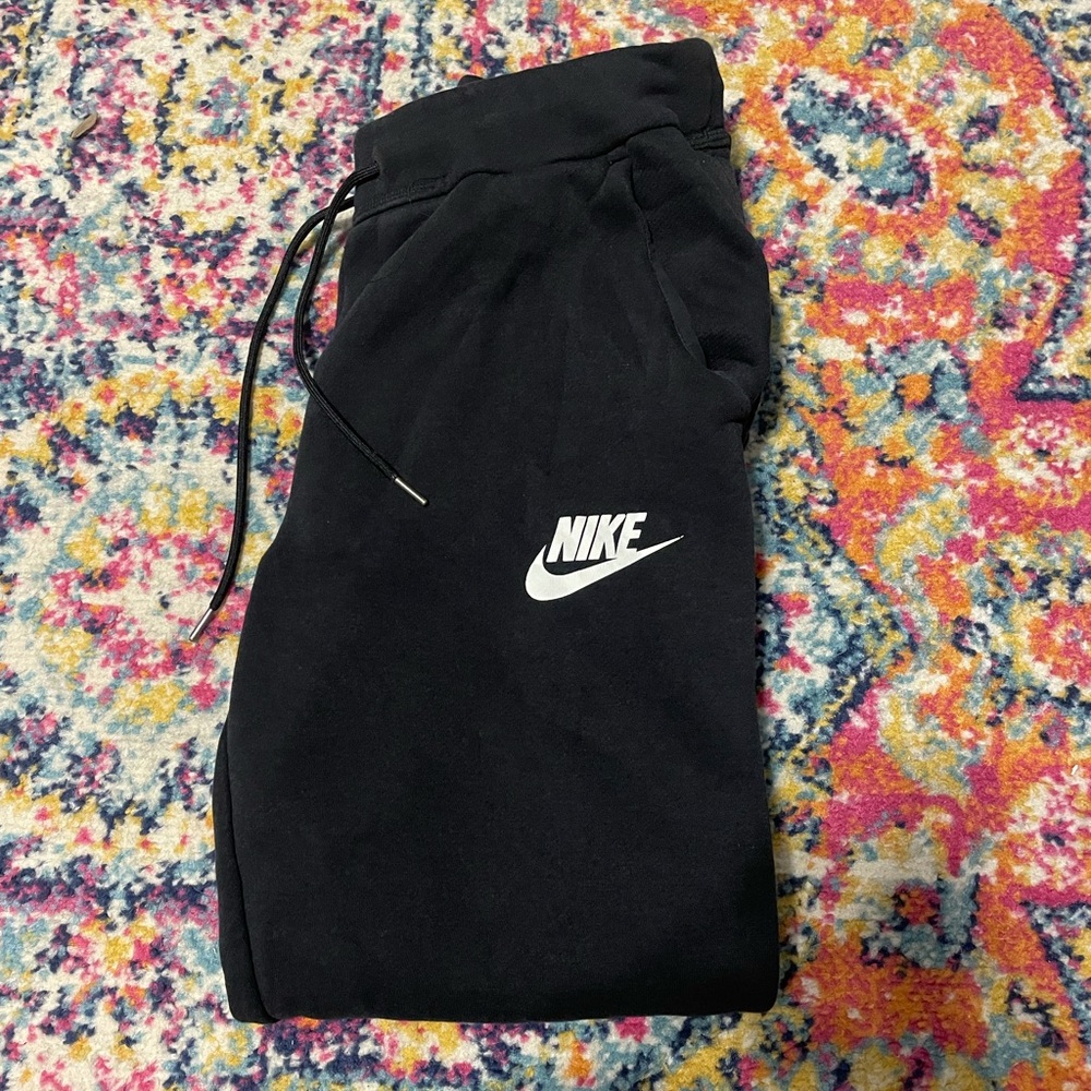 NIKE SWEATPANTS